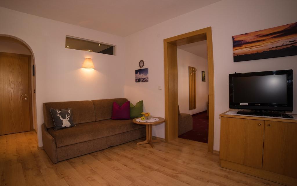 Alberts Bellevue Appartements Nauders Oda fotoğraf